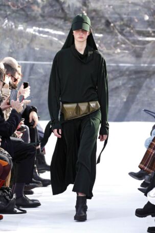 2/61 | Kenzo Fall 2020 | Photo: NOWFASHION.com Kenzo Fall 2020 | Photo: NOWFASHION.com