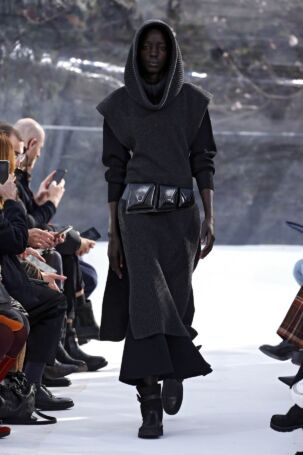 4/61 | Kenzo Fall 2020 | Photo: NOWFASHION.com Kenzo Fall 2020 | Photo: NOWFASHION.com