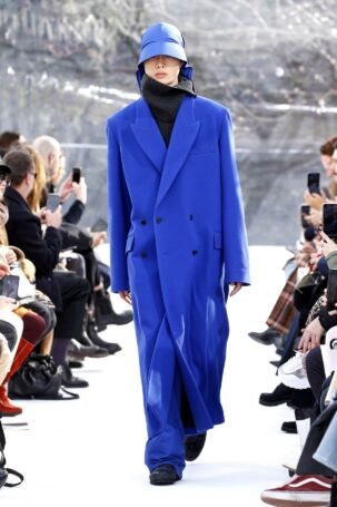 10/61 | Kenzo Fall 2020 | Photo: NOWFASHION.com Kenzo Fall 2020 | Photo: NOWFASHION.com