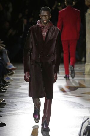 2/48 | Berluti Fall 2019 Menswear | Photo: NOWFASHION.com Berluti Fall 2019 Menswear | Photo: NOWFASHION.com