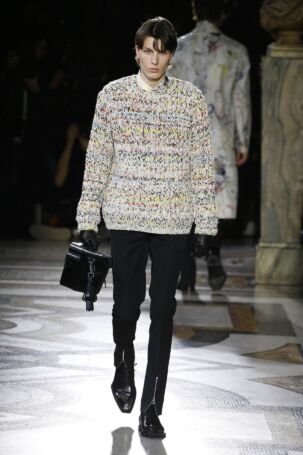 3/48 | Berluti Fall 2019 Menswear | Photo: NOWFASHION.com Berluti Fall 2019 Menswear | Photo: NOWFASHION.com