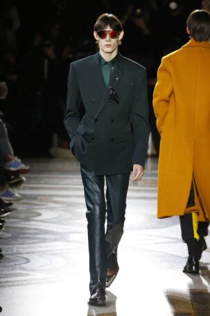 4/48 | Berluti Fall 2019 Menswear | Photo: NOWFASHION.com Berluti Fall 2019 Menswear | Photo: NOWFASHION.com