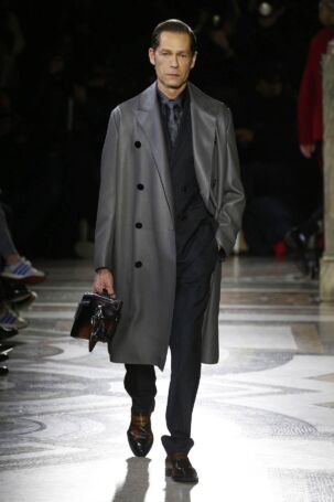 9/48 | Berluti Fall 2019 Menswear | Photo: NOWFASHION.com Berluti Fall 2019 Menswear | Photo: NOWFASHION.com