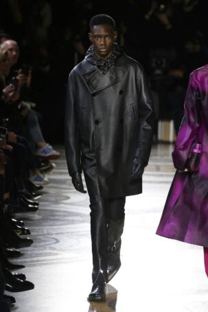 10/48 | Berluti Fall 2019 Menswear | Photo: NOWFASHION.com Berluti Fall 2019 Menswear | Photo: NOWFASHION.com