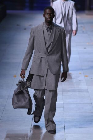 1/66 | Louis Vuitton Fall 2019 Menswear | Photo: NOWFASHION.com Louis Vuitton Fall 2019 Menswear | Photo: NOWFASHION.com