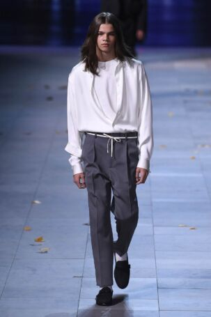 12/66 | Louis Vuitton Fall 2019 Menswear | Photo: NOWFASHION.com Louis Vuitton Fall 2019 Menswear | Photo: NOWFASHION.com