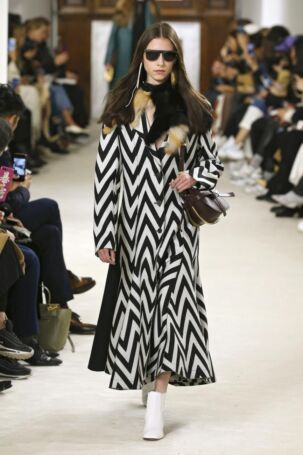 5/45 | Loewe Fall 2018 | Photo: NOWFASHION.com Loewe Fall 2018 | Photo: NOWFASHION.com