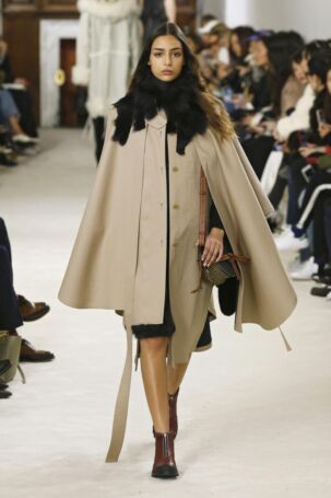 12/45 | Loewe Fall 2018 | Photo: NOWFASHION.com Loewe Fall 2018 | Photo: NOWFASHION.com