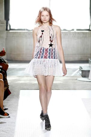 1/45 | Giamba Spring 2016 | Photo: NOWFASHION.com Giamba Spring 2016 | Photo: NOWFASHION.com