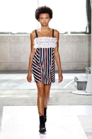 11/45 | Giamba Spring 2016 | Photo: NOWFASHION.com Giamba Spring 2016 | Photo: NOWFASHION.com