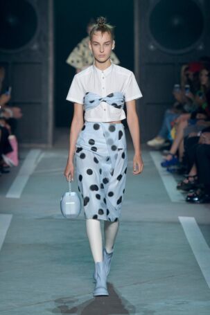 2/37 | Marc by Marc Jacobs Spring 2015 | Photo: NOWFASHION.com Marc by Marc Jacobs Spring 2015 | Photo: NOWFASHION.com