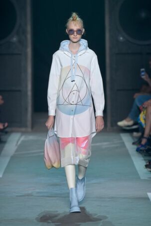 8/37 | Marc by Marc Jacobs Spring 2015 | Photo: NOWFASHION.com Marc by Marc Jacobs Spring 2015 | Photo: NOWFASHION.com