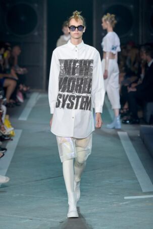 9/37 | Marc by Marc Jacobs Spring 2015 | Photo: NOWFASHION.com Marc by Marc Jacobs Spring 2015 | Photo: NOWFASHION.com