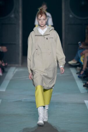 10/37 | Marc by Marc Jacobs Spring 2015 | Photo: NOWFASHION.com Marc by Marc Jacobs Spring 2015 | Photo: NOWFASHION.com
