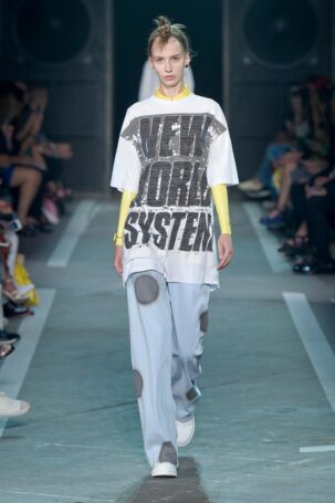 11/37 | Marc by Marc Jacobs Spring 2015 | Photo: NOWFASHION.com Marc by Marc Jacobs Spring 2015 | Photo: NOWFASHION.com