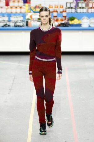 10/81 | Chanel Fall 2014 | Photo: NOWFASHION.com Chanel Fall 2014 | Photo: NOWFASHION.com