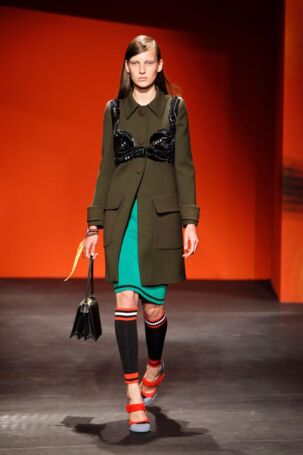 4/40 | Prada Spring 2014 | Photo: NOWFASHION.com Prada Spring 2014 | Photo: NOWFASHION.com