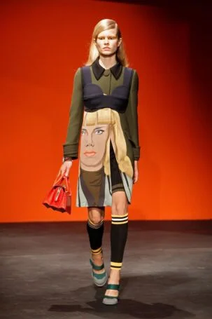 6/40 | Prada Spring 2014 | Photo: NOWFASHION.com Prada Spring 2014 | Photo: NOWFASHION.com