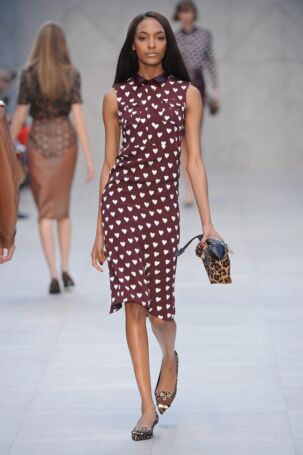 4/46 | Burberry Prorsum Fall 2013 | Photo: NOWFASHION.com Burberry Prorsum Fall 2013 | Photo: NOWFASHION.com
