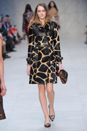10/46 | Burberry Prorsum Fall 2013 | Photo: NOWFASHION.com Burberry Prorsum Fall 2013 | Photo: NOWFASHION.com