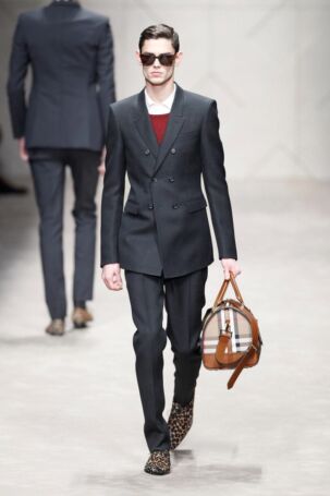 5/49 | Burberry Prorsum Fall 2013 Menswear | Photo: NOWFASHION.com Burberry Prorsum Fall 2013 Menswear | Photo: NOWFASHION.com