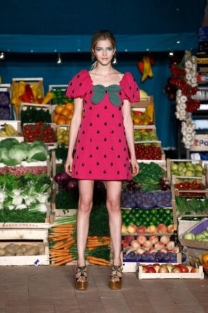 1/29 | Moschino Cheap and Chic Spring 2012 | Photo: NOWFASHION.com Moschino Cheap and Chic Spring 2012 | Photo: NOWFASHION.com