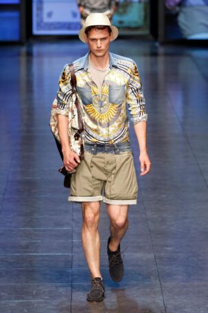 2/46 | D&G Spring 2012 Menswear | Photo: NOWFASHION.com D&G Spring 2012 Menswear | Photo: NOWFASHION.com