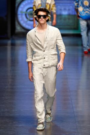 9/46 | D&G Spring 2012 Menswear | Photo: NOWFASHION.com D&G Spring 2012 Menswear | Photo: NOWFASHION.com