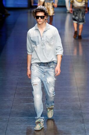 12/46 | D&G Spring 2012 Menswear | Photo: NOWFASHION.com D&G Spring 2012 Menswear | Photo: NOWFASHION.com