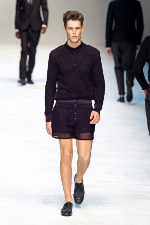 10/83 | Dolce&Gabbana Spring 2012 Menswear | Photo: NOWFASHION.com Dolce&Gabbana Spring 2012 Menswear | Photo: NOWFASHION.com