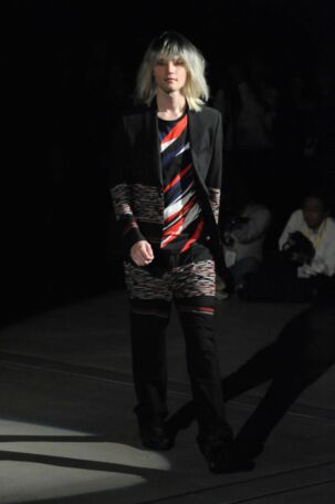 4/31 | yoshiokubo Spring 2012 | Courtesy of Japan Fashion Week Organization yoshiokubo Spring 2012 | Courtesy of Japan Fashion Week Organization