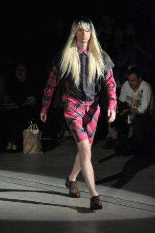 11/31 | yoshiokubo Spring 2012 | Courtesy of Japan Fashion Week Organization yoshiokubo Spring 2012 | Courtesy of Japan Fashion Week Organization