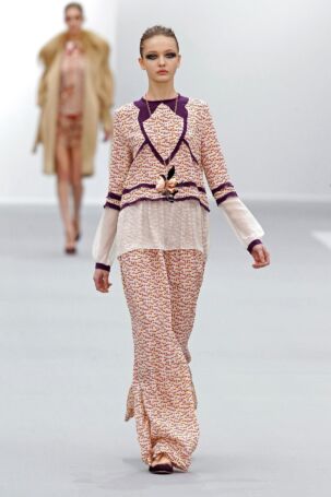 5/40 | Just Cavalli Fall 2011 | Photo: NOWFASHION.com Just Cavalli Fall 2011 | Photo: NOWFASHION.com