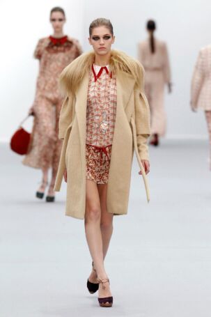 6/40 | Just Cavalli Fall 2011 | Photo: NOWFASHION.com Just Cavalli Fall 2011 | Photo: NOWFASHION.com