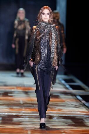 4/44 | Roberto Cavalli Fall 2011 | Photo: NOWFASHION.com Roberto Cavalli Fall 2011 | Photo: NOWFASHION.com