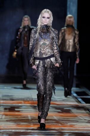 7/44 | Roberto Cavalli Fall 2011 | Photo: NOWFASHION.com Roberto Cavalli Fall 2011 | Photo: NOWFASHION.com