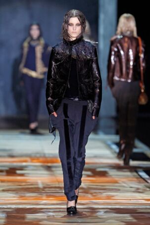 10/44 | Roberto Cavalli Fall 2011 | Photo: NOWFASHION.com Roberto Cavalli Fall 2011 | Photo: NOWFASHION.com