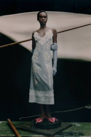 Erdem Resort 2026 | Photo: Daniel Archer | Courtesy of Erdem Erdem Resort 2026 | Photo: Daniel Archer | Courtesy of Erdem