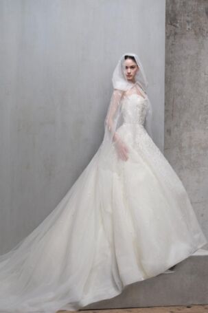 5/19 | Elie Saab Fall 2026 Bridal | Courtesy of Elie Saab Elie Saab Fall 2026 Bridal | Courtesy of Elie Saab