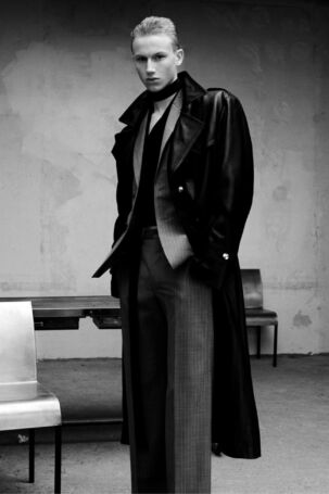 9/18 | Ludovic de Saint Sernin Fall 2025 Campaign | Photo: Stuart Winecoff | Courtesy of Ludovic de Saint Sernin Ludovic de Saint Sernin Fall 2025 Campaign | Photo: Stuart Winecoff | Courtesy of Ludovic de Saint Sernin