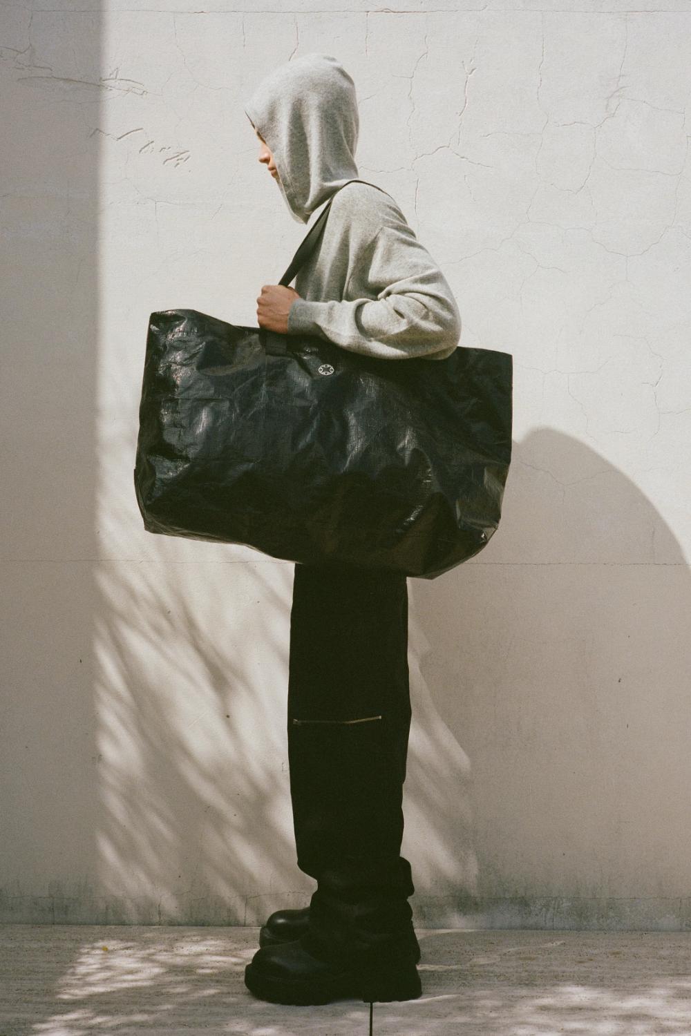 Fall 2025 Menswear Trend Forecast - Handbags - Alyx Spring 2025 Menswear