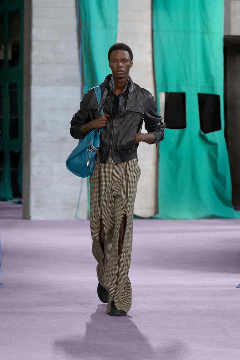 Fall 2025 Menswear Trend Forecast - Handbags - Burberry Spring 2025