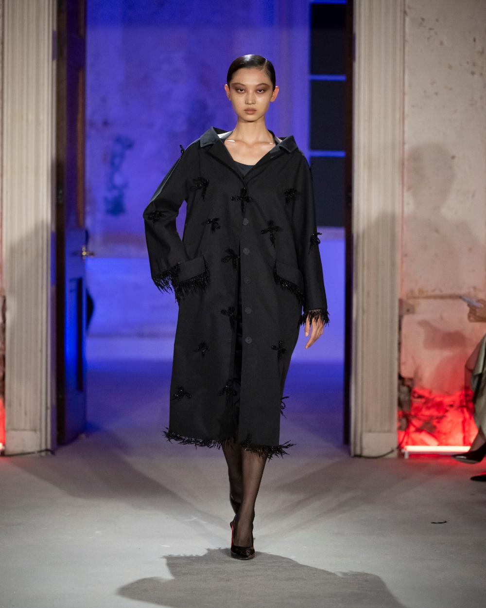 Huishan Zhang Spring 2025 Look 1; Photo: Courtesy of Huishan Zhang