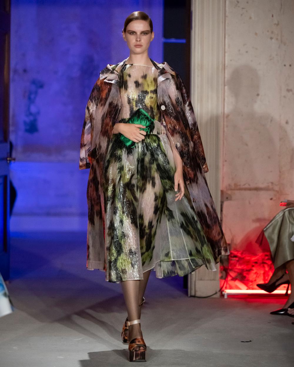 Huishan Zhang Spring 2025 Look 18; Photo: Courtesy of Huishan Zhang