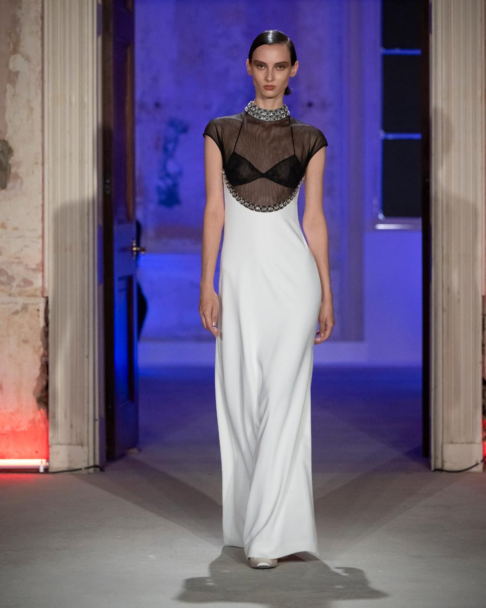 Huishan Zhang Spring 2025 Look 28; Photo: Courtesy of Huishan Zhang