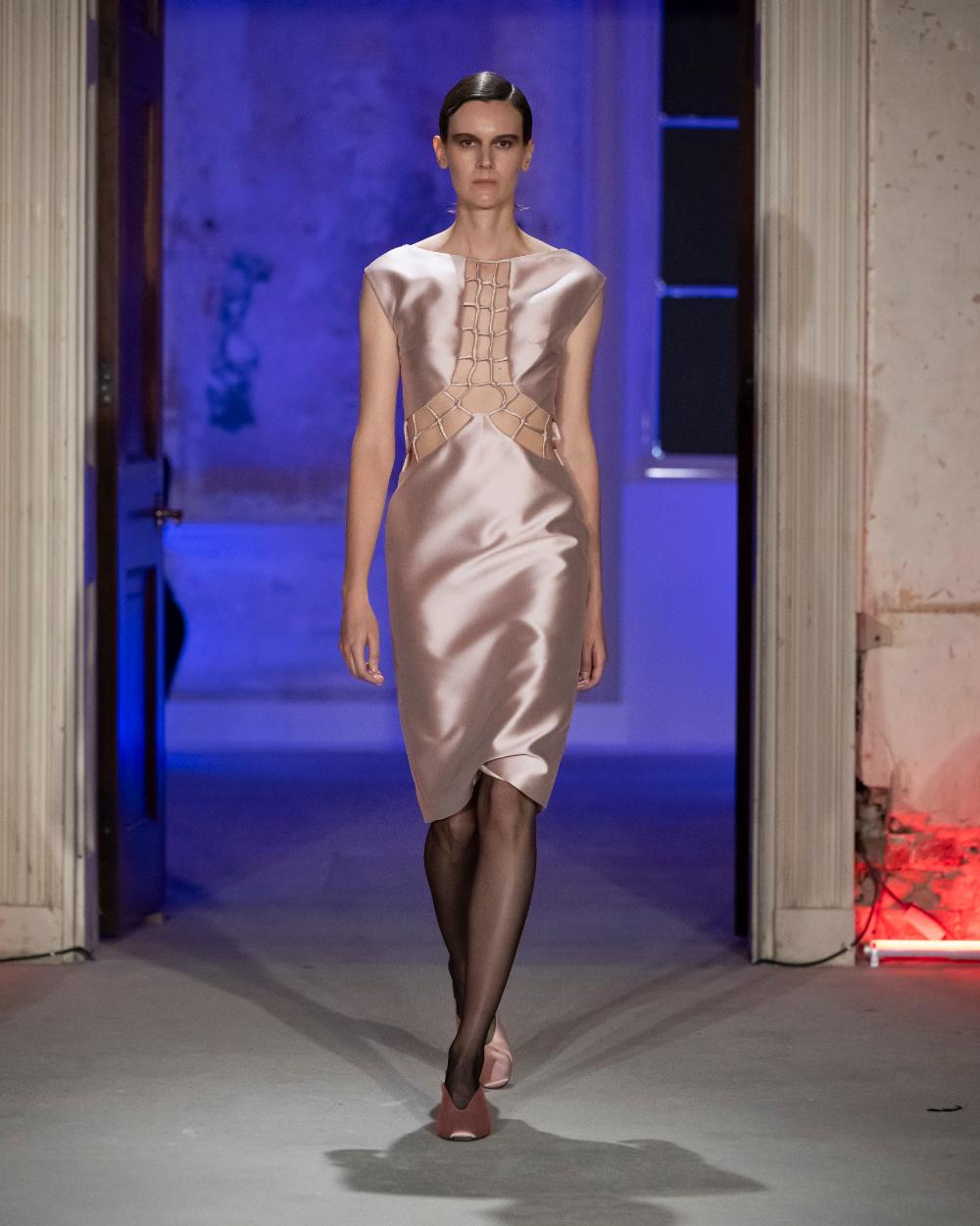 Huishan Zhang Spring 2025 Look 32; Photo: Courtesy of Huishan Zhang