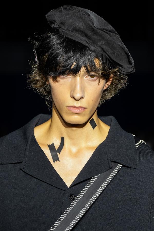 SHINYAKOZUKA Spring 2025 Details; Photo: Courtesy of SHINYAKOZUKA