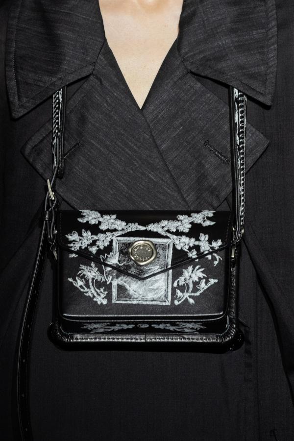 SHINYAKOZUKA Spring 2025 Details Look 62; Photo: Courtesy of SHINYAKOZUKA